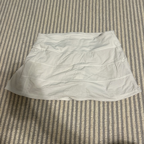Lululemon Women's White Skirt - Picture 2 of 3